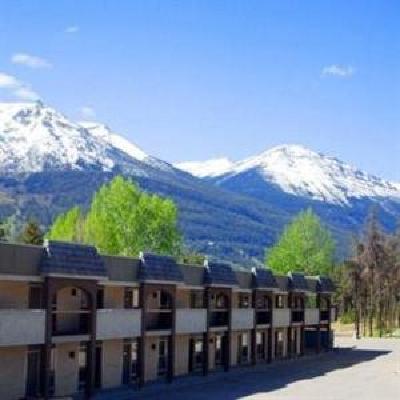 фото отеля Maligne Lodge