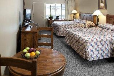 фото отеля Maligne Lodge