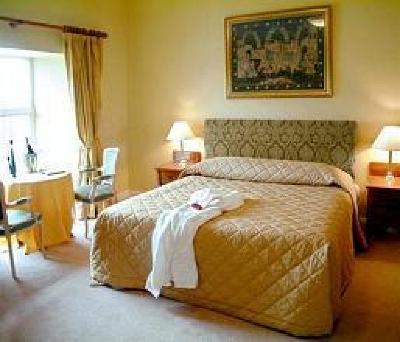 фото отеля Castle Oaks House Hotel