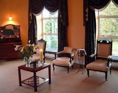 фото отеля Castle Oaks House Hotel