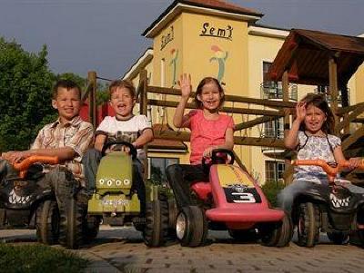 фото отеля Kinderhotel Semi