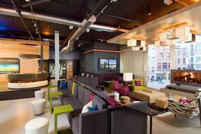 фото отеля aloft Portland Airport at Cascade Station