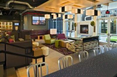 фото отеля aloft Portland Airport at Cascade Station