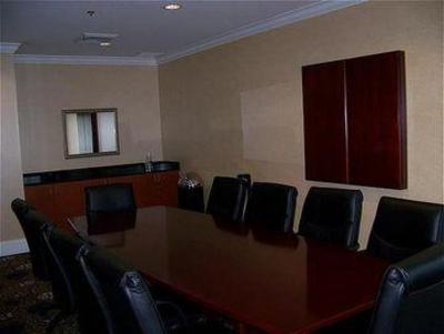 фото отеля Holiday Inn Augusta West