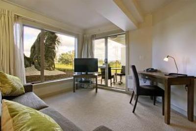 фото отеля Auckland Takapuna Oaks