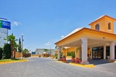 фото отеля Holiday Inn Express Chihuahua