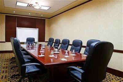 фото отеля Holiday Inn Hotel & Suites West Edmonton