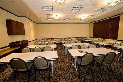 фото отеля Holiday Inn Hotel & Suites West Edmonton