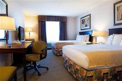 фото отеля Holiday Inn Hotel & Suites West Edmonton