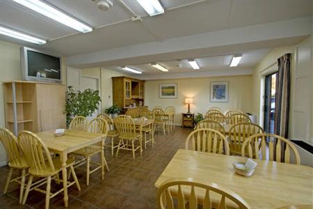 фото отеля Canadas Best Value Inn & Suites Miramichi