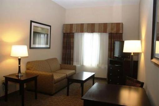 фото отеля Holiday Inn Express & Suites Fairmont