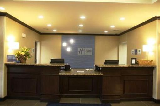 фото отеля Holiday Inn Express & Suites Fairmont