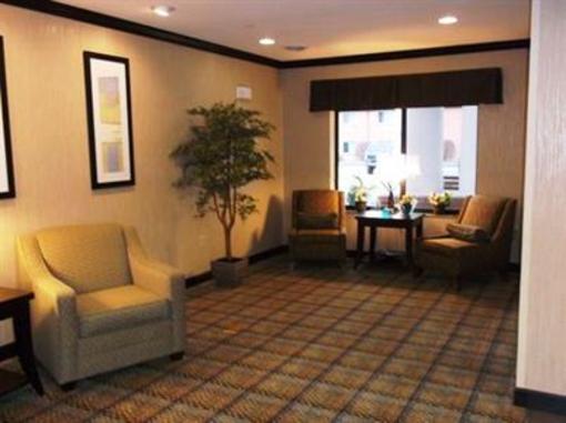 фото отеля Holiday Inn Express & Suites Fairmont