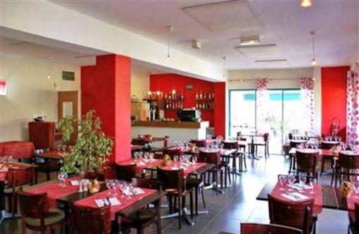 фото отеля Hotel Kyriad Lyon Sud Saint-Genis-Laval