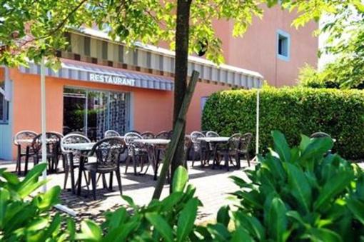 фото отеля Hotel Kyriad Lyon Sud Saint-Genis-Laval