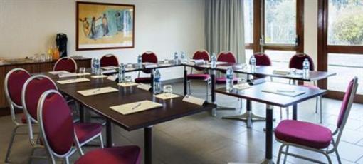 фото отеля Hotel Kyriad Lyon Sud Saint-Genis-Laval