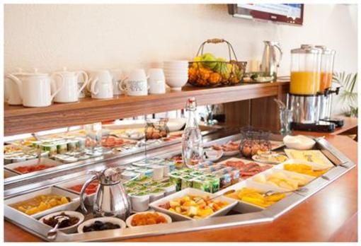 фото отеля Hotel Kyriad Lyon Sud Saint-Genis-Laval