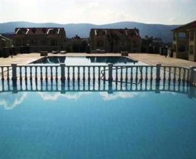 фото отеля Summer Breeze Apartments