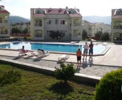 фото отеля Summer Breeze Apartments