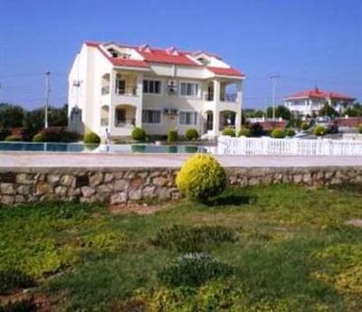 фото отеля Summer Breeze Apartments