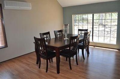 фото отеля Mountain Trail Lodge Vacation Rental