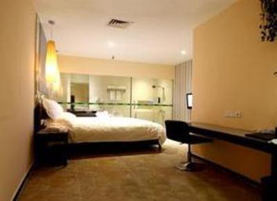 фото отеля Holiday Square Hotel