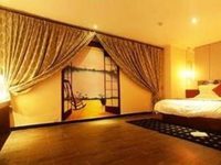 Holiday Square Hotel
