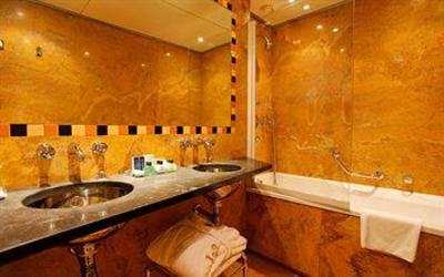 фото отеля Cazaudehore La Forestiere Hotel Saint-Germain-en-Laye