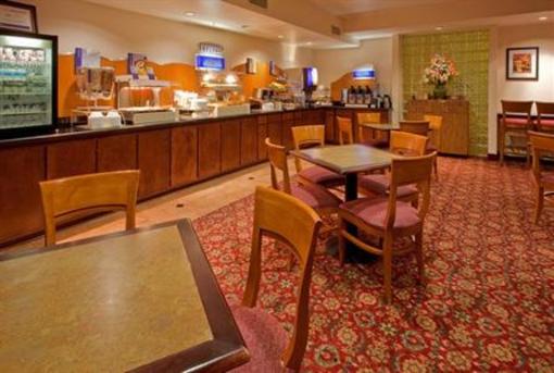 фото отеля Holiday Inn Express & Suites Arlington, TX