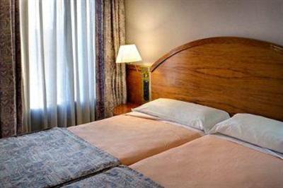 фото отеля Hotel Reina Cristina Teruel