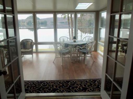 фото отеля Muskoka Moments Housekeeping Cottages