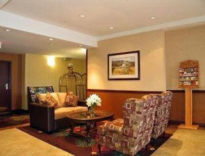 фото отеля Days Inn & Suites- Langley