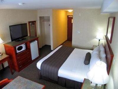 фото отеля Days Inn & Suites- Langley