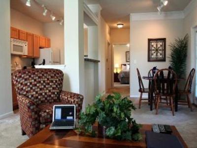 фото отеля Marriott ExecuStay Deer Creek Apartments Overland Park