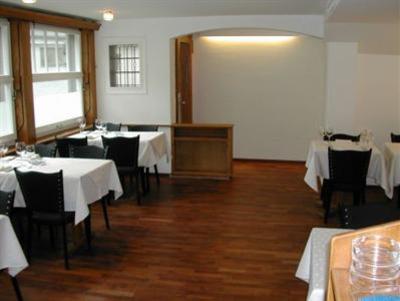 фото отеля Hotel Baeren Lachen