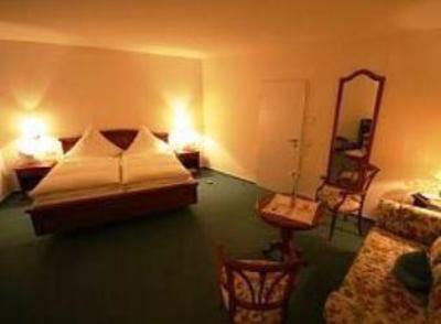 фото отеля Hotel Zur Post Odenthal