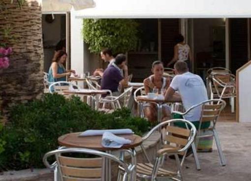 фото отеля Hostal Sol i Mar