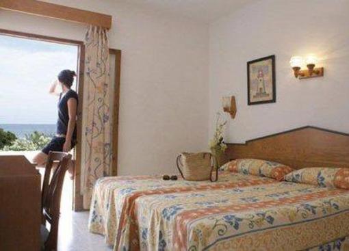 фото отеля Hostal Sol i Mar