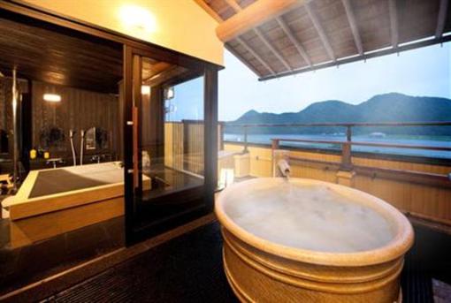 фото отеля Kawaguchiya Riverside Hotel