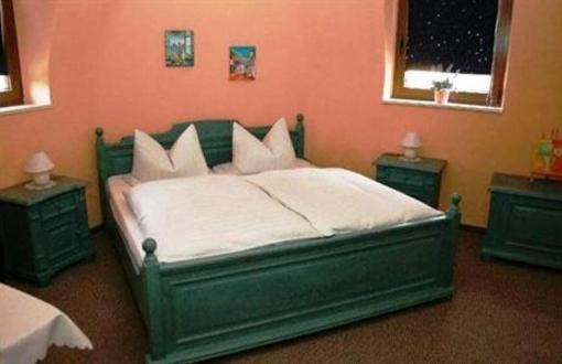 фото отеля Hotel Pension zum dicken Baum