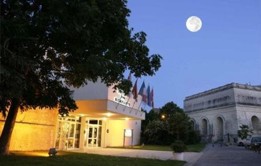 фото отеля Hotel Des Remparts Rochefort (France)