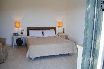 фото отеля Dias Rock Villas Leivathos