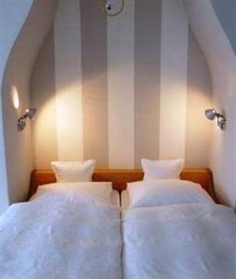 фото отеля Hotelmaerchen Garni