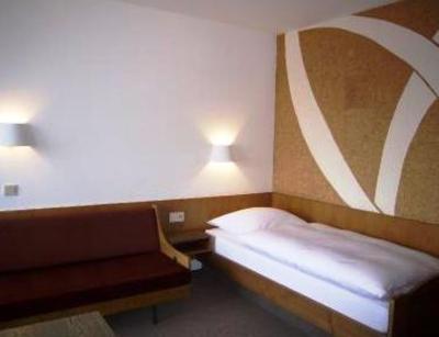 фото отеля Hotelmaerchen Garni