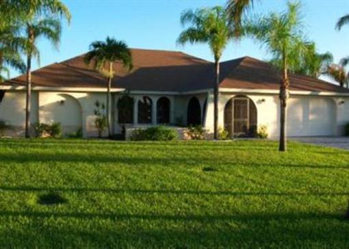 фото отеля Vacation Homes Cape Coral