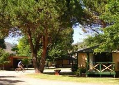 фото отеля Mount Beauty Holiday Centre & Caravan Park Accommodation