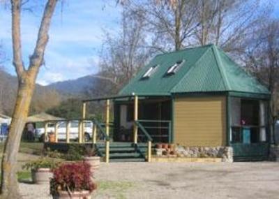 фото отеля Mount Beauty Holiday Centre & Caravan Park Accommodation