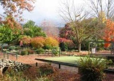 фото отеля Mount Beauty Holiday Centre & Caravan Park Accommodation
