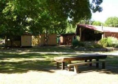 фото отеля Mount Beauty Holiday Centre & Caravan Park Accommodation