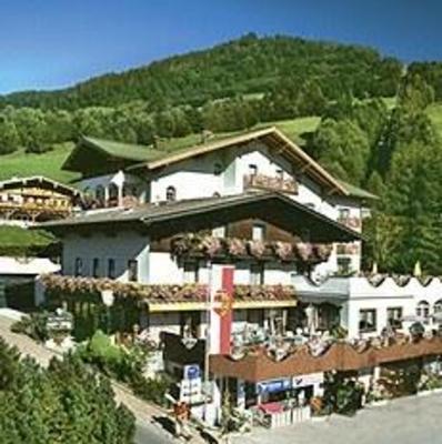 фото отеля Hotel Platzhirsch St. Johann im Pongau